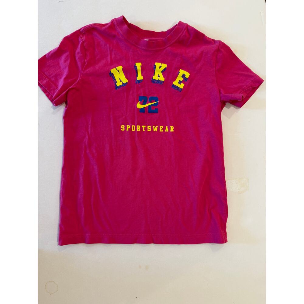 Nike Kids Tee Youth Sportswear Shirt Pink Graphic Athletic Style Size M